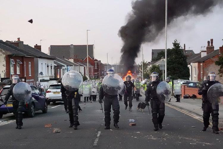 Violent scenes as farright protesters ‘hijack’ vigil for 3 girls