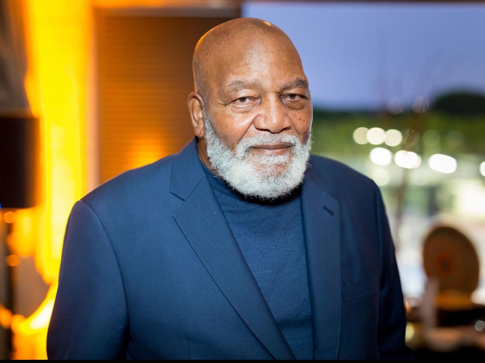 Jim Brown, legendary NFL running back, activist and actor, has died at age  87, Nation & World News