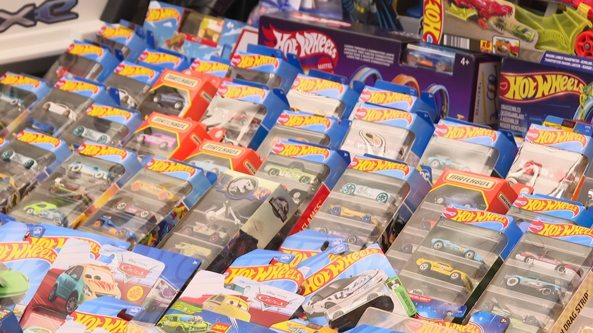 Radio station donates $50K of toys to children's hospital | Mid