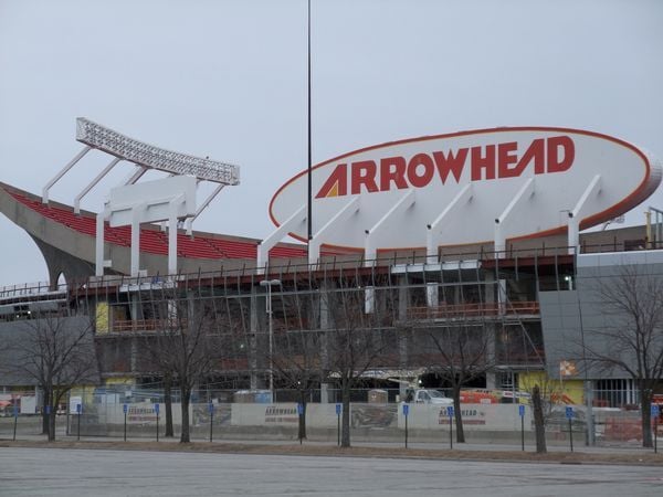 Kansas City Chiefs considering stadium options that would relocate team