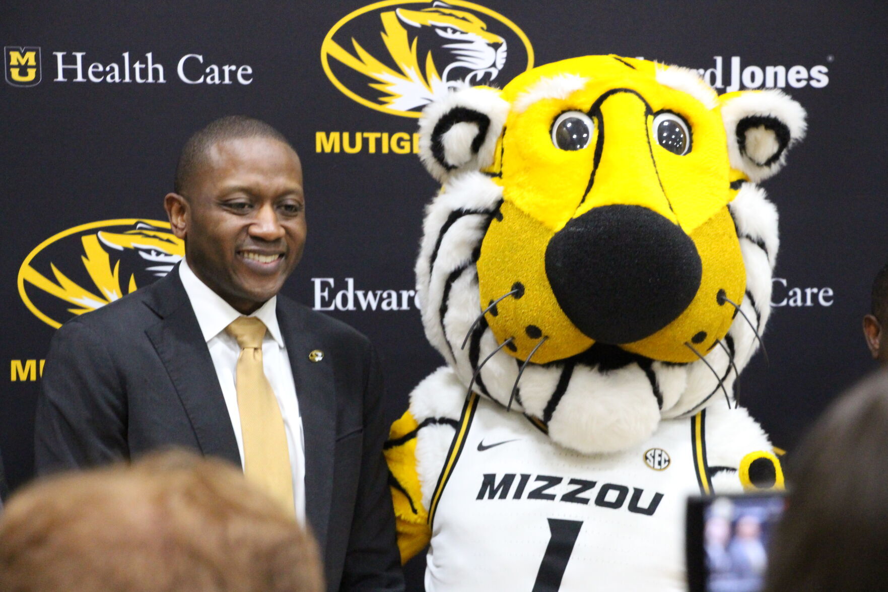 Interactive Timeline On Mizzou Basketball Coach Dennis Gates | Mizzou ...