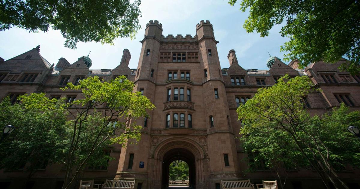 Yale apologizes for past ties to slavery Yale apologizes for past ties to slavery