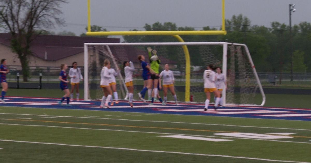Moberly High School’s girls soccer team extends their winning streak with a victory against Fulton | High School Sports