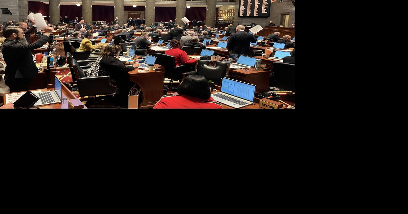 Missouri income tax elimination plan moves to voters for approval