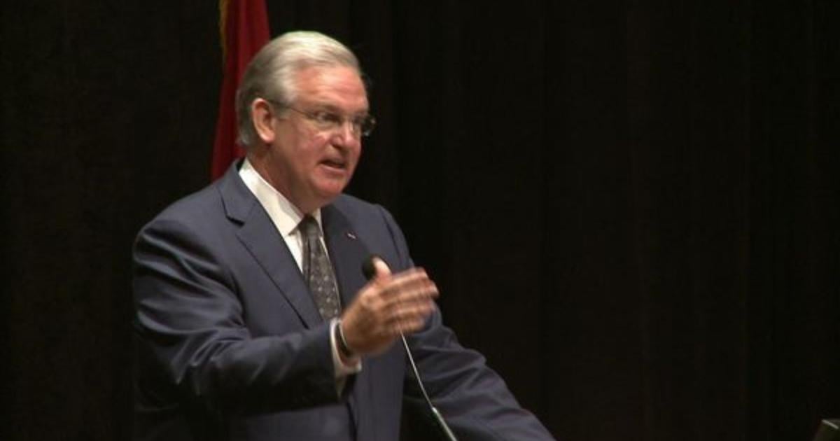 Former Missouri Gov. Jay Nixon speaks at historic lecture
