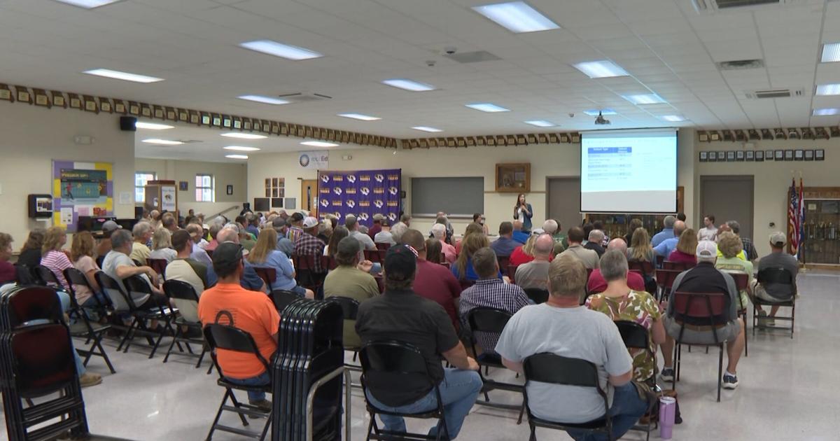 Pilot Grove residents attend meeting over solar farms