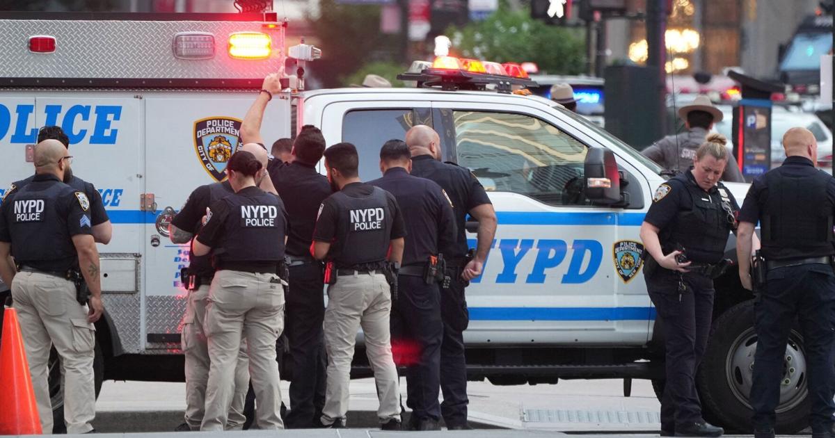 Gunman dead after Midtown Manhattan shooting | Nation & World News | komu.com