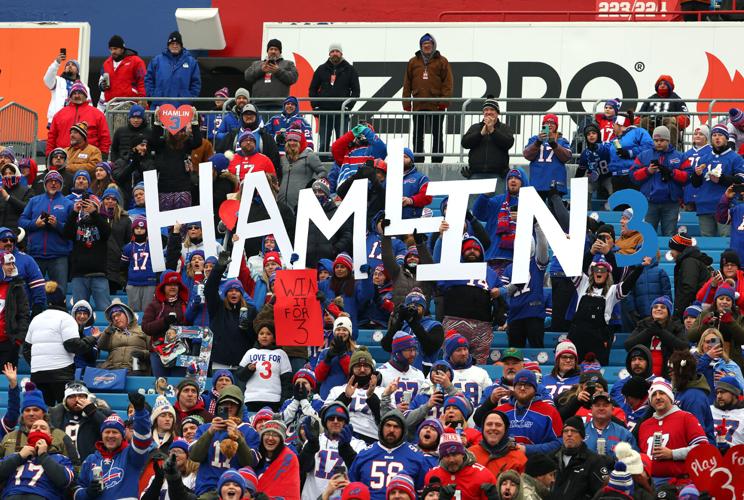 Damar Hamlin posts photo from hospital bed and live-tweets Buffalo Bills  game a week after his collapse, Nation & World News