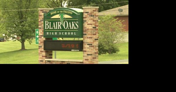 Blair Oaks school bus swerves into ditch, no students on board - Vimarsana News