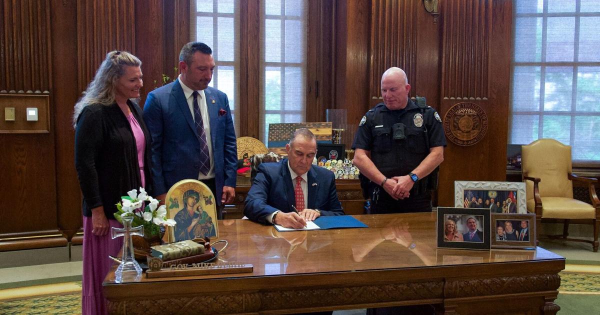 Osage Beach police chief meets with governor for signing of bill honoring Phylicia Carson