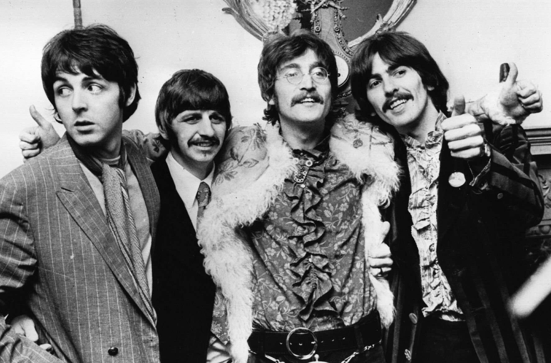 洋書 THE BEATLES PHENOMNON 51huZYkU0vL.jpg