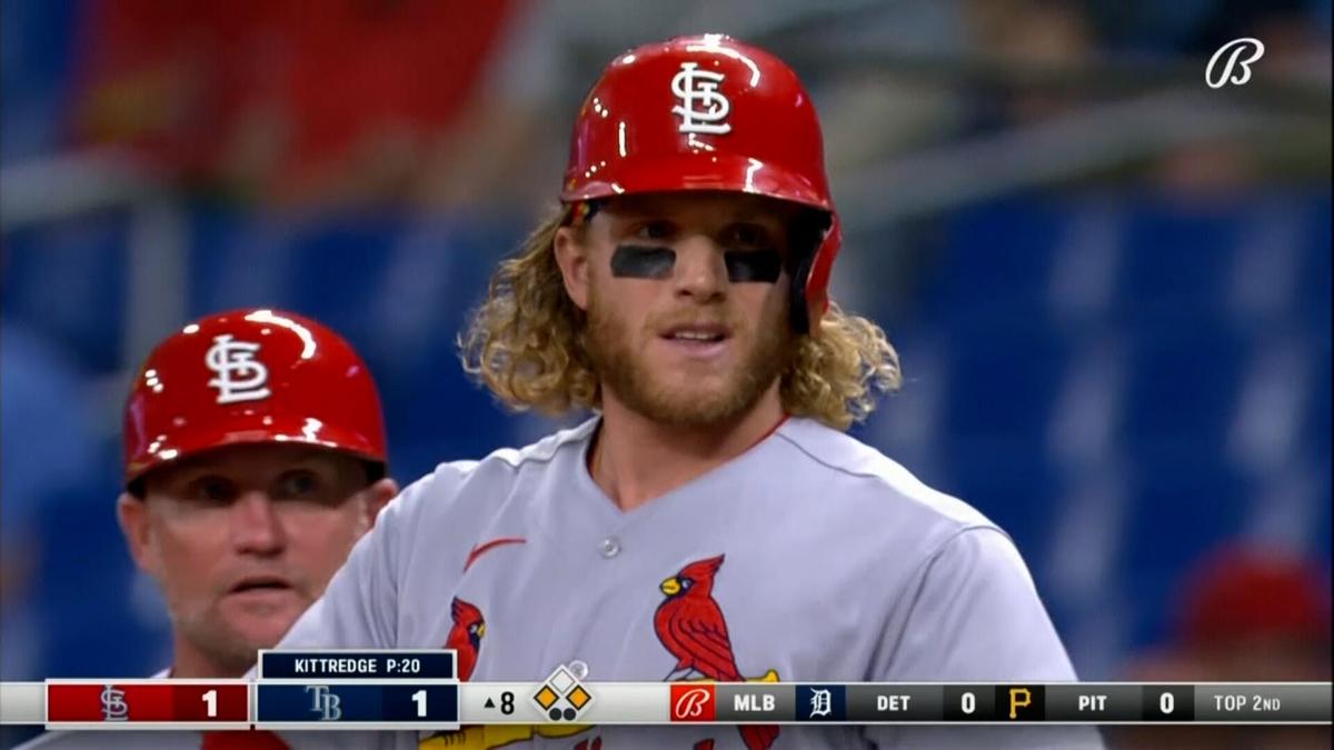 Fans react to Cardinals pitcher drastic hairstyle change