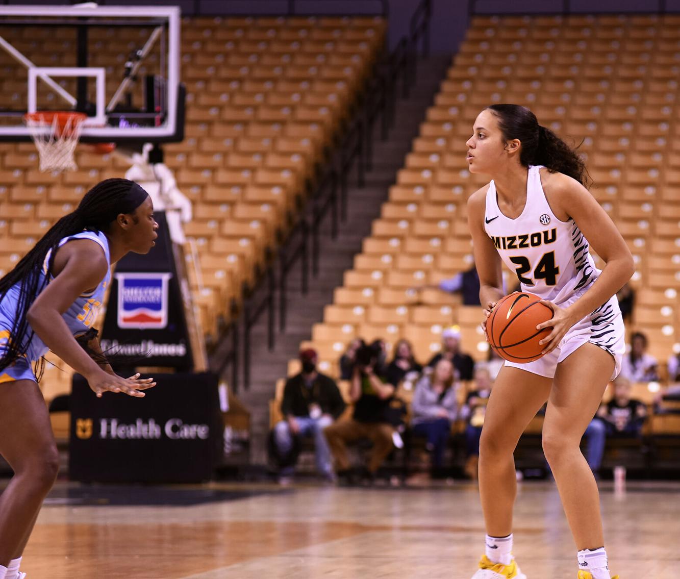 Three Mizzou women's basketball players announce intentions to enter