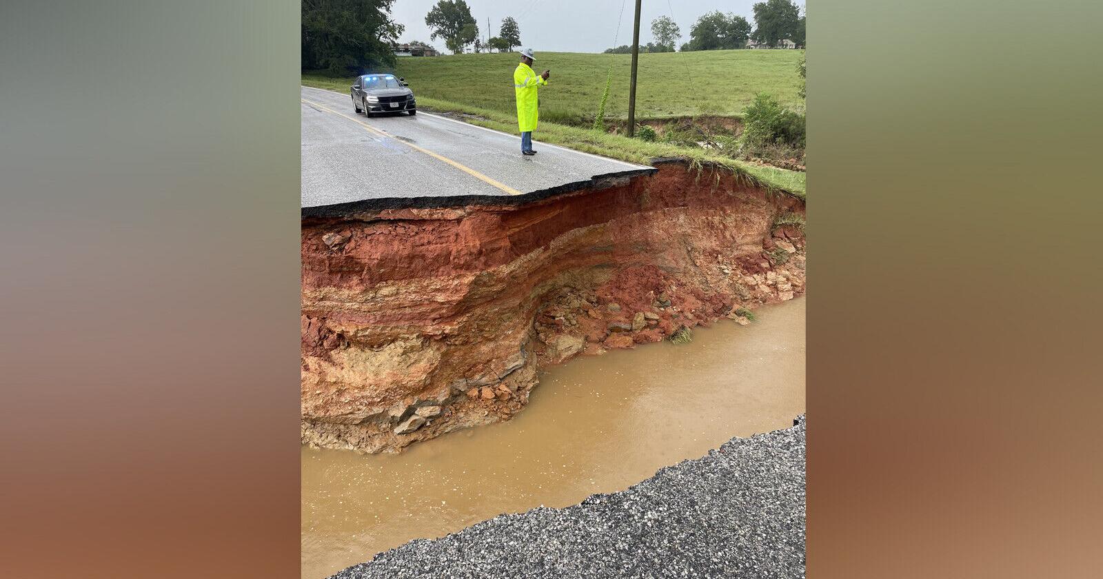 A train is derailed and roads washed away after torrential rain clobbers parts of Mississippi - Vimarsana News