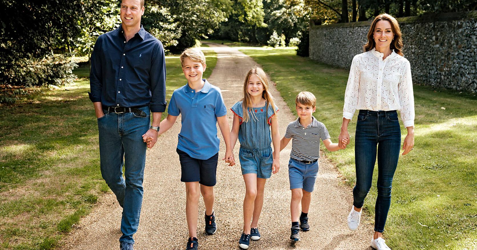 William and Kate release summery family photo for official Christmas card - Vimarsana News