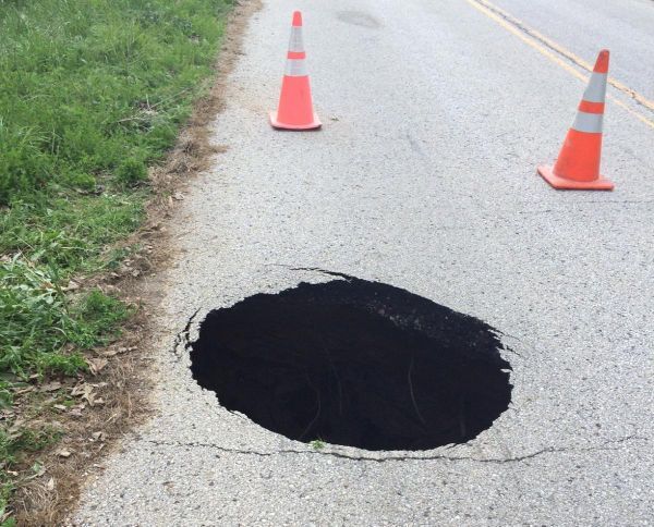 Sinkhole Closes Columbia Road | News | komu.com