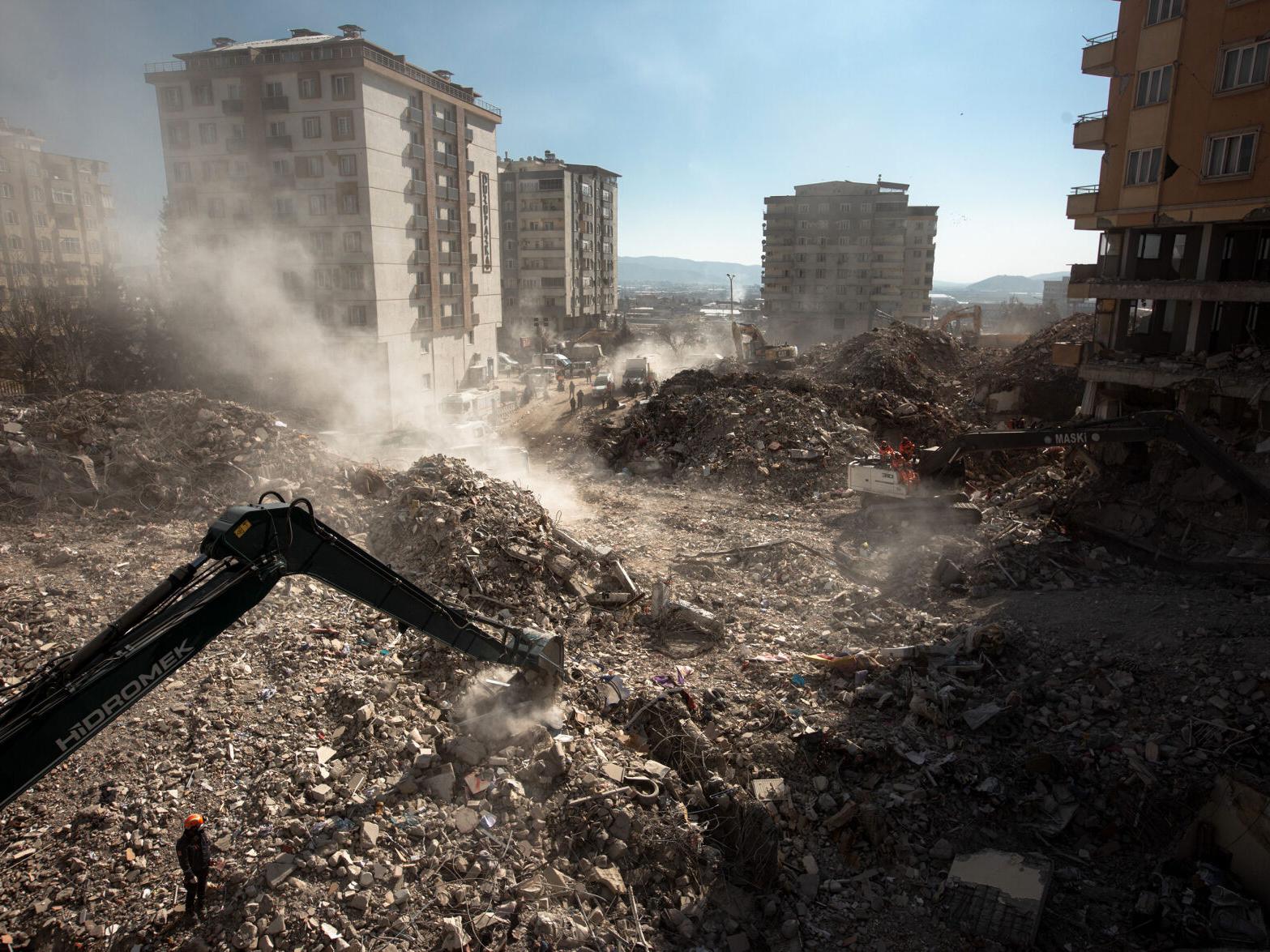 Turkey halts most rescue efforts for earthquake survivors | Nation & World  News | komu.com