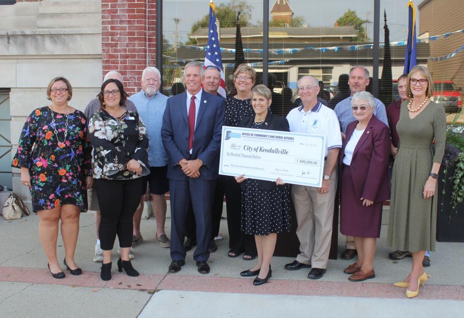 Lt. Gov. delivers Kendallville streetscape funding | News Sun | kpcnews.com