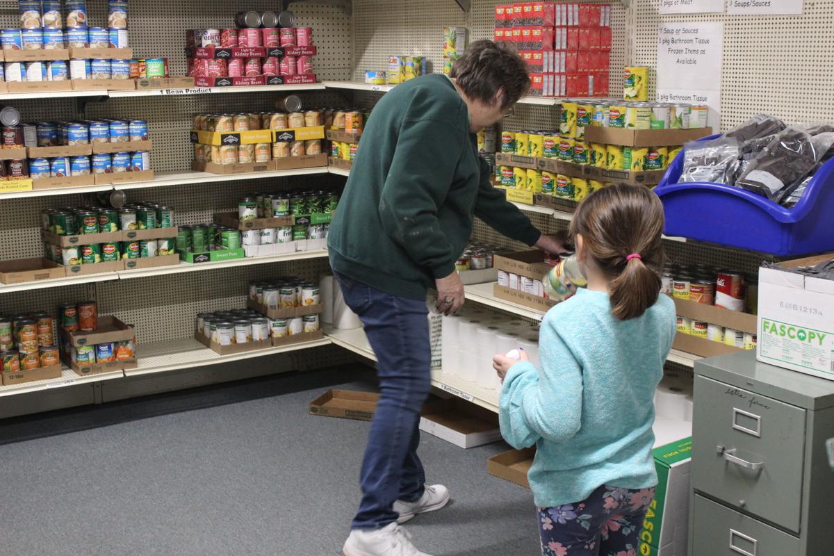 At Holidays Food Banks Report Steady Need News Sun Kpcnews Com