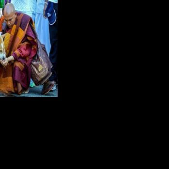 US-based Buddhist monks bring peace walk to Sri Lanka