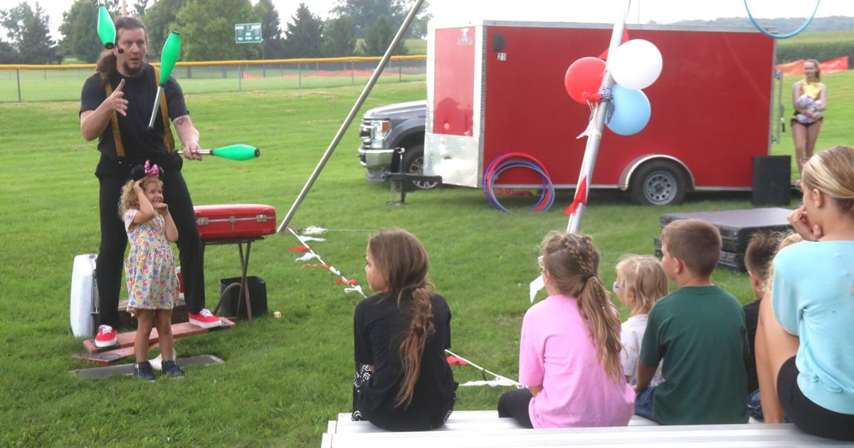 Festival juggler