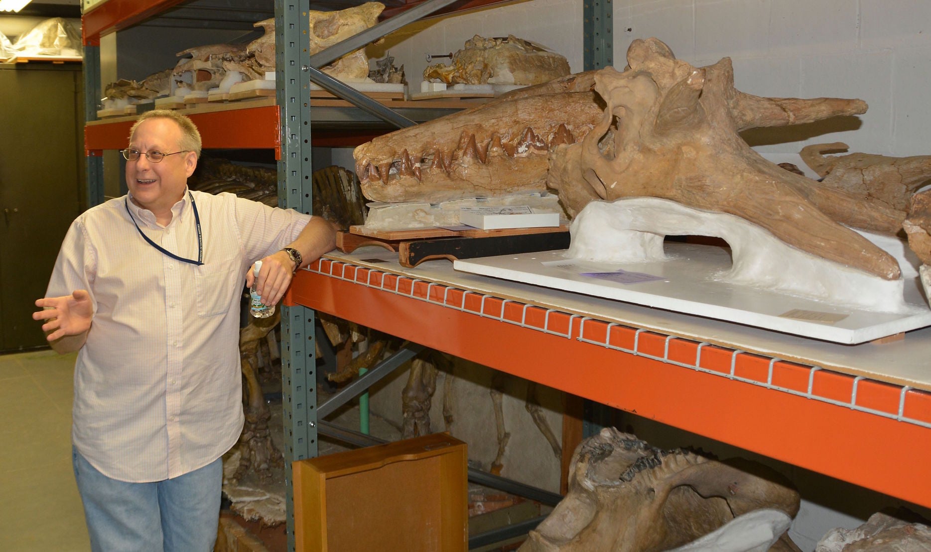 Three paleontologists leave tracks in Auburn - Vimarsana News