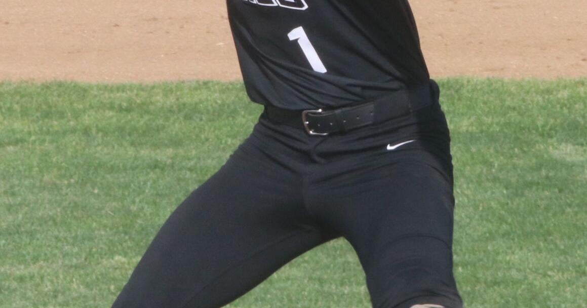 Barons rout Bellmont on senior day