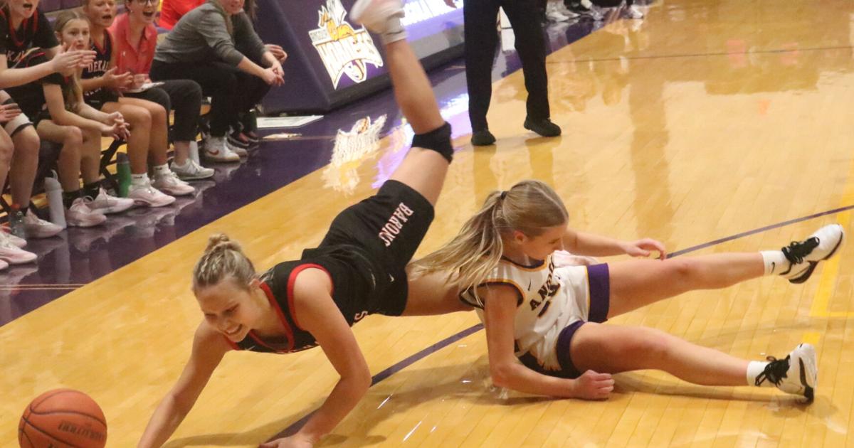 Hornet girls rally to beat DeKalb
