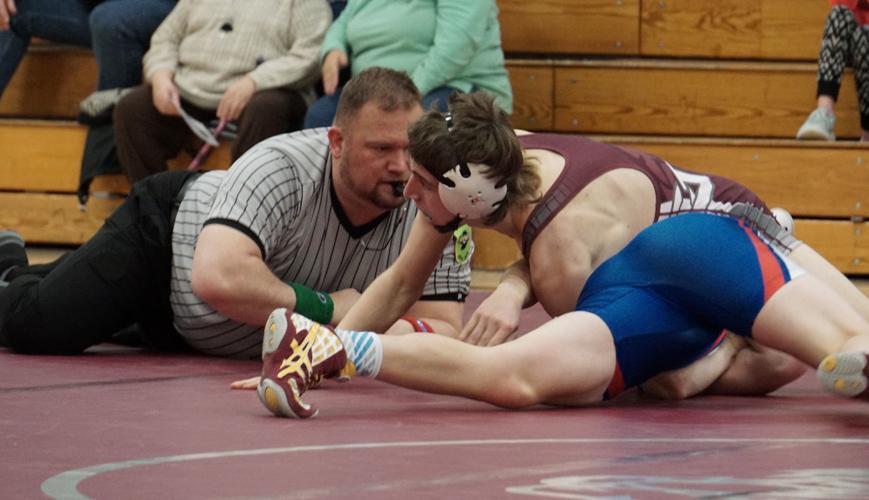 Boys Wrestling: Pins, forfeits give Grizzlies win