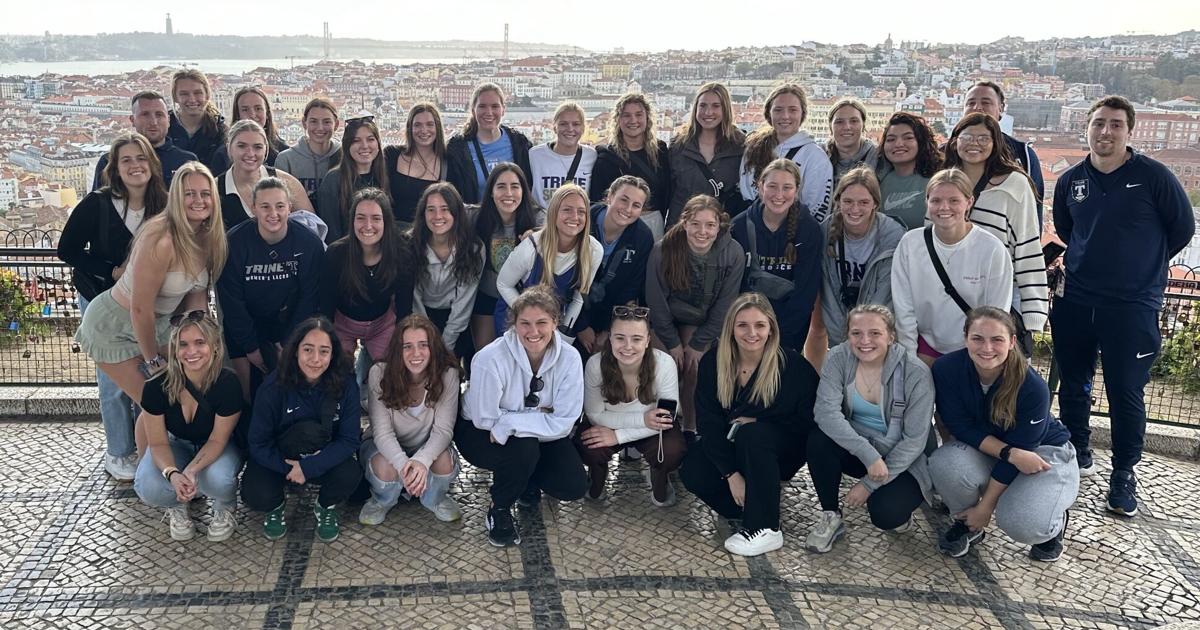 Meninas trinas aprendem futebol em viagem a Portugal, laços |  Arauto Republicano