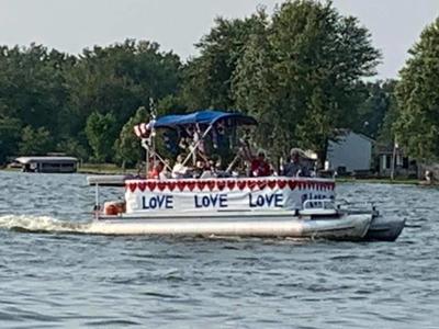 West Lakes Boat Parade Celebrates Fourth Features Kpcnews Com