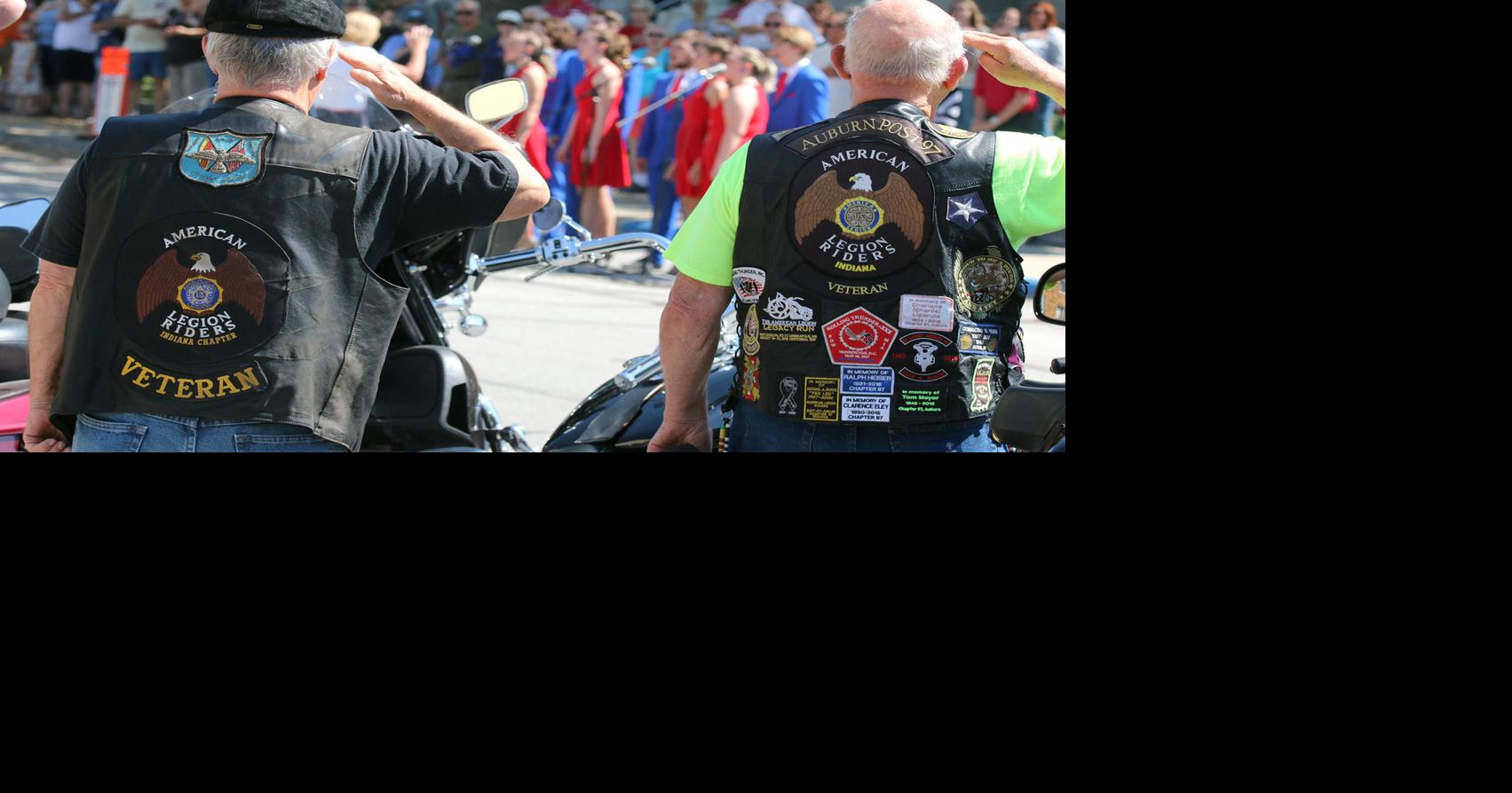 Memorial Day service brings out large crowd