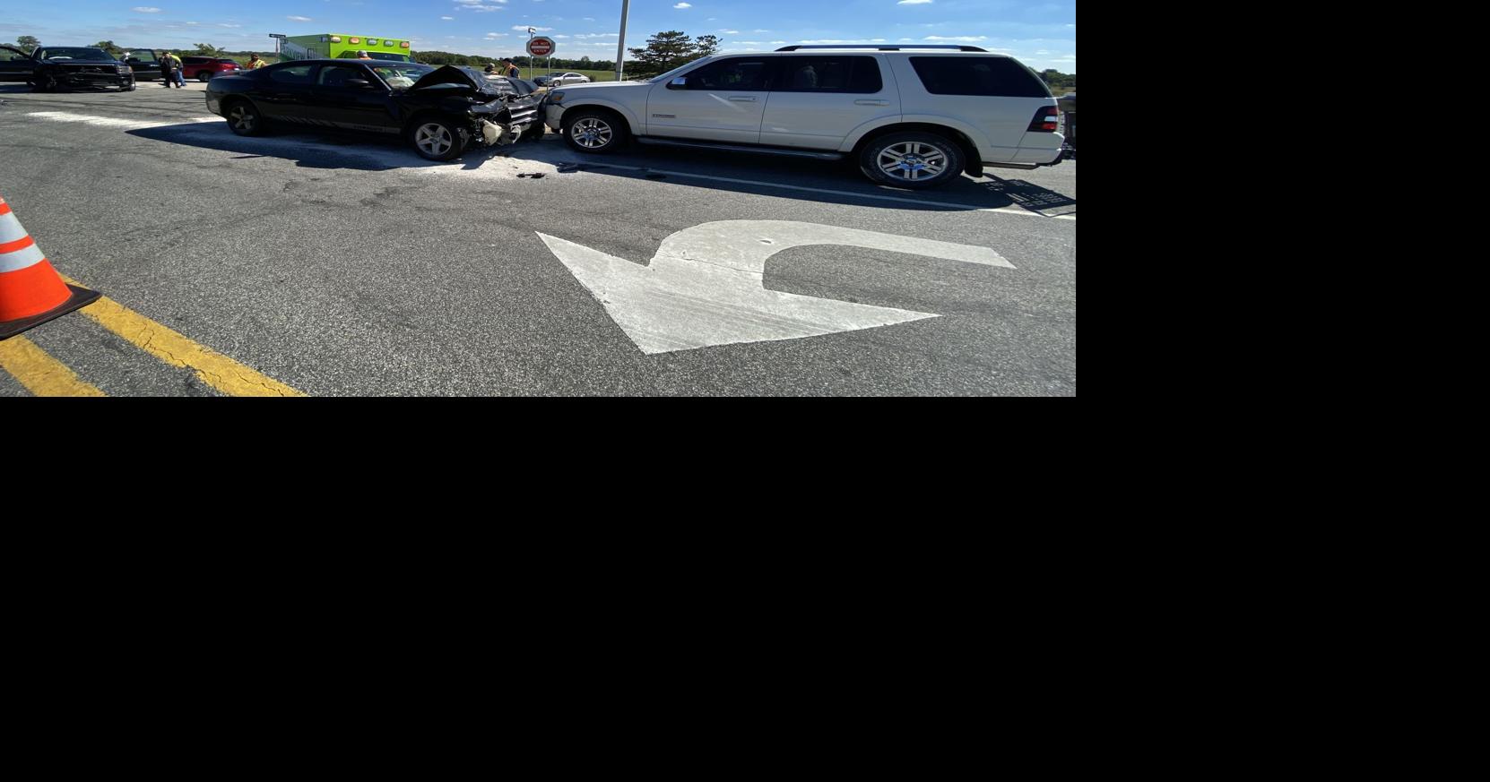 Minor injuries in Friday afternoon crash