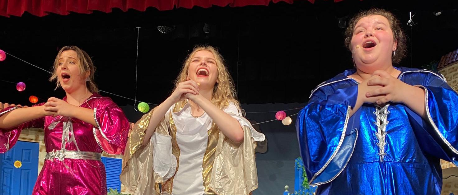 'Mamma Mia!' rocks DeKalb stage | Thestar - Vimarsana News