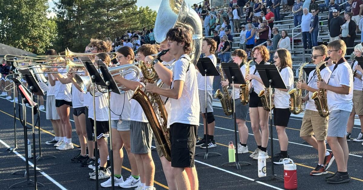 Garrett band performs