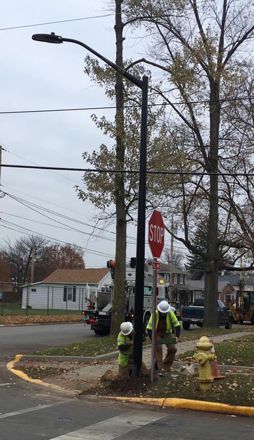 Auburn installs streetlamps