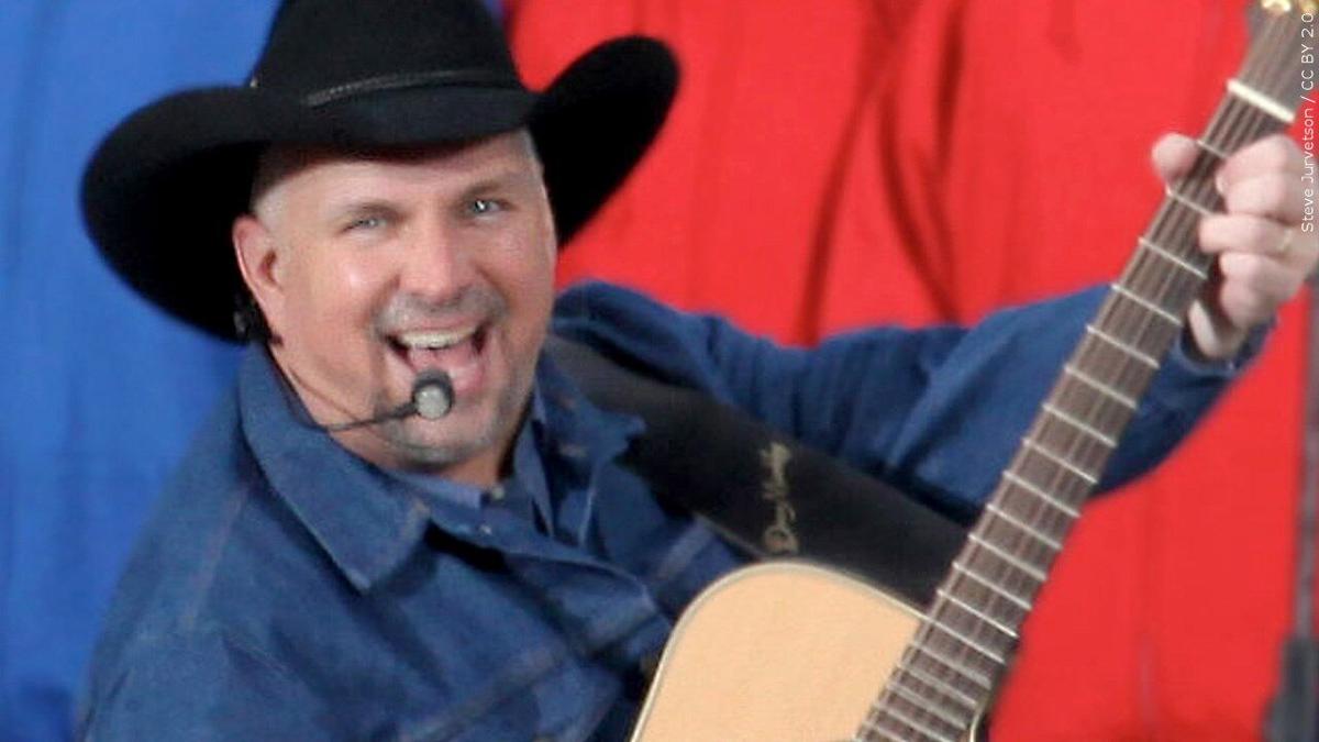 GARTH IN KANSAS CITY: Garth Brooks announces concert at Arrowhead Stadium