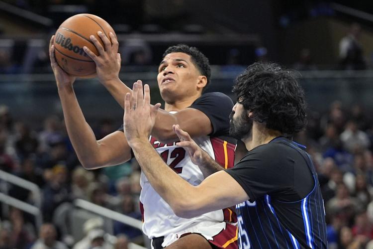 Report: Former Mizzou standout Smith agrees to 3-year, $7.9M deal with Heat  | Sports | kpvi.com