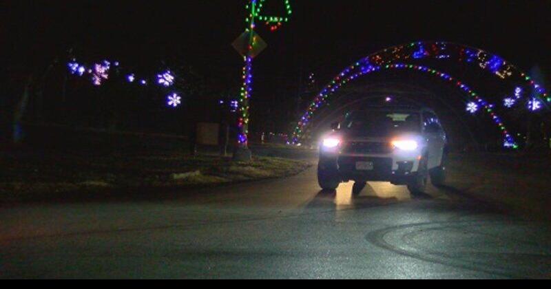 Krug Park St Joseph Mo Christmas Lights 2022 Viewing St. Joseph's Holiday Park Lightings A Tradition For Many | Local |  Kq2.Com