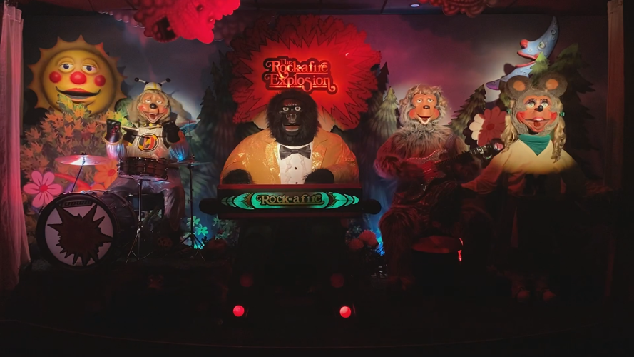 THE ANIMATRONICS ARE BACK. (This is AMAZING)