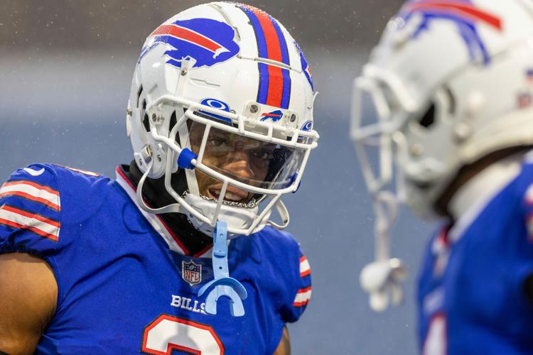 Bills S Damar Hamlin has cardiac arrest on field, NFL suspends game vs.  Bengals