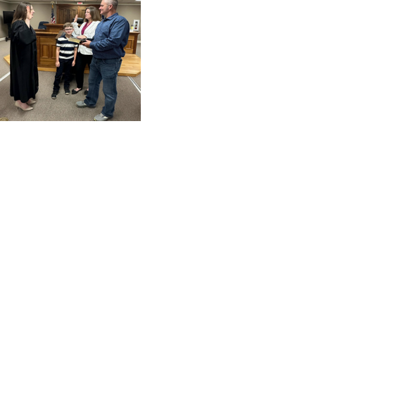 New DeSoto Parish clerk of court sworn in News ktbs com