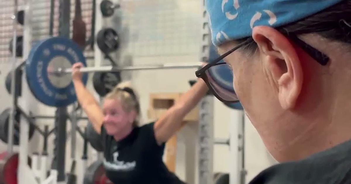 Ktbs.com AZ: MOM, 51, SETS WEIGHTLIFTING WORLD RECORD | National | ktbs.com