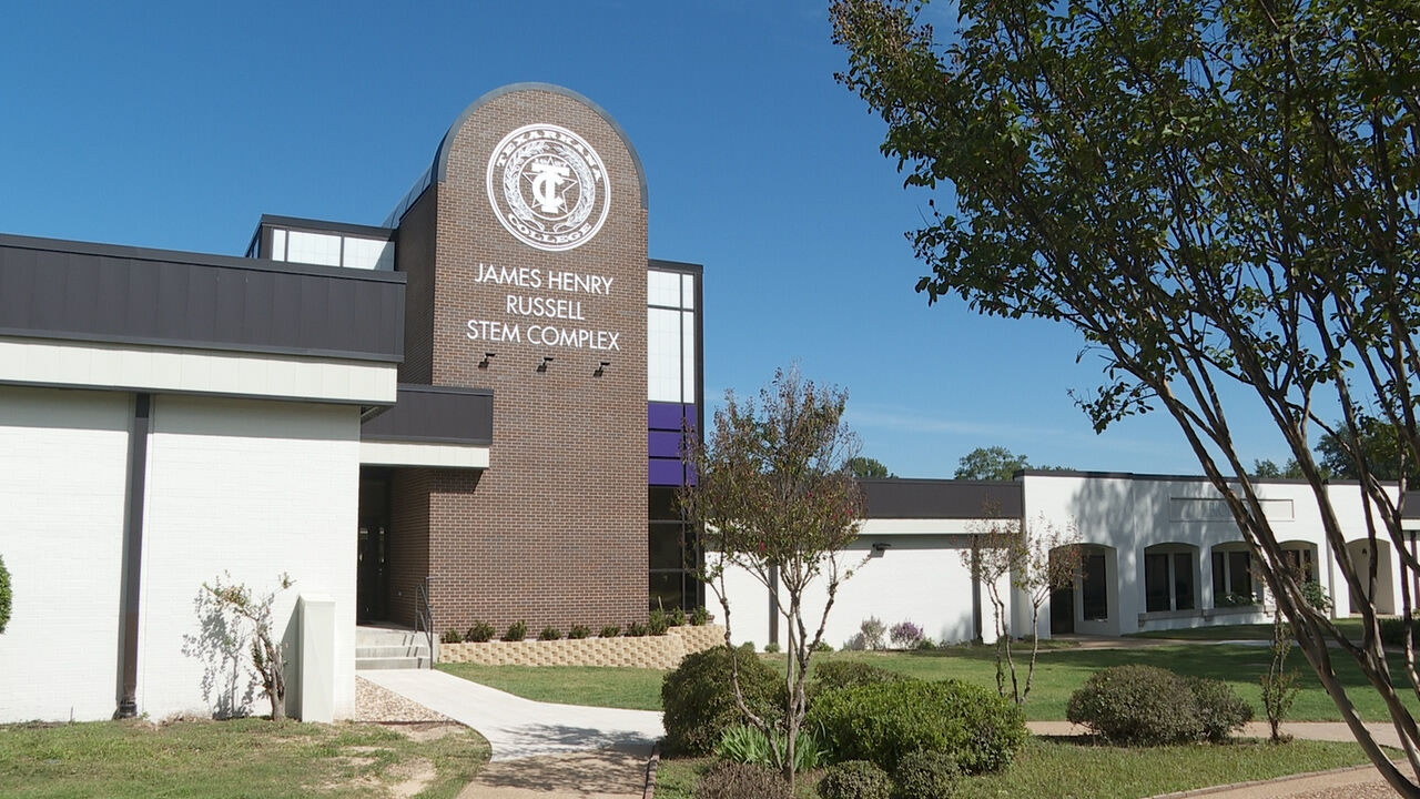 Texarkana College names STEM complex in honor of former college president |  Texarkana | ktbs.com