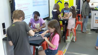 Texas Mobile STEM Lab visits Atlanta ISD campus