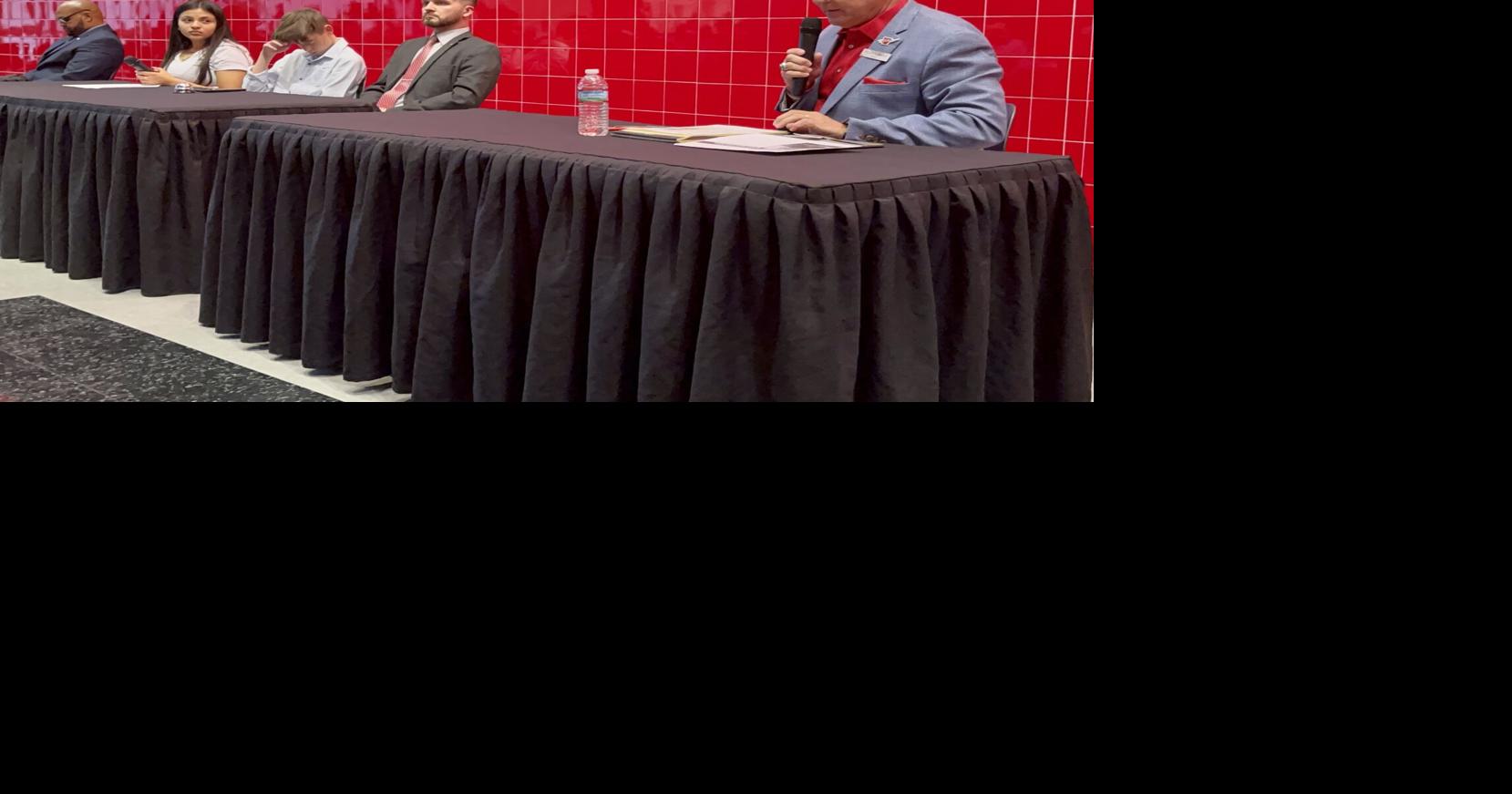 The Texarkana Arkansas mayoral debate focuses on candidates' vision for