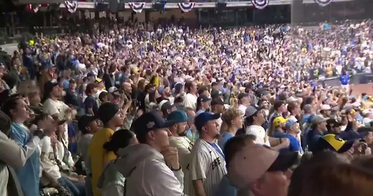 Ktbs.com MILWAUKEE HOSTS WORLD SERIES PARADE, RALLY (4aET) | National | ktbs.com
