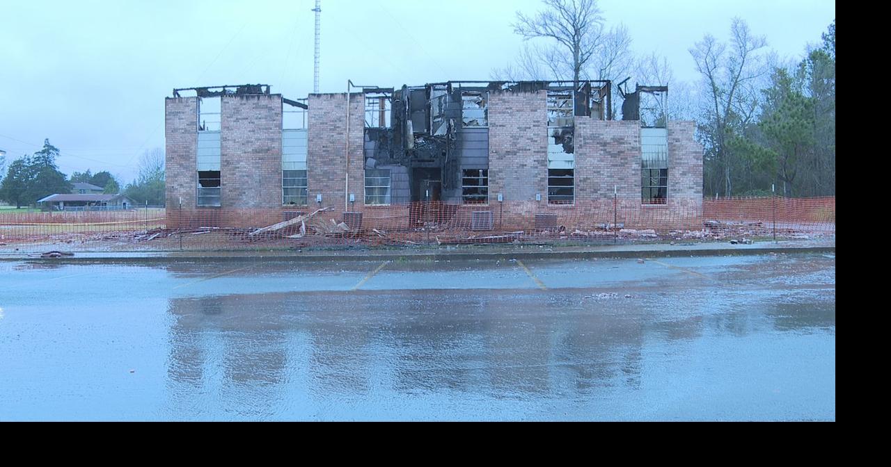 Many residents rally behind families displaced by apartment complex ...