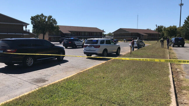 1 officer dead, 1 injured in shooting at Pine Bluff motel | News | ktbs.com