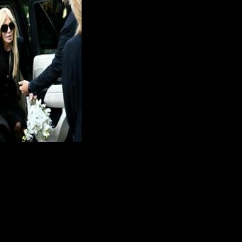 Italian fashion designer Donatella Versace arrives at the Armani Theatre where late Italian fashion designer Giorgio Armani lies-in state, in Milan on September 6, 2025.